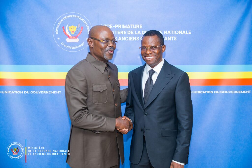 Défense nationale : Prise de contact entre Guy Kabombo  et Eliezer  Ntambwe