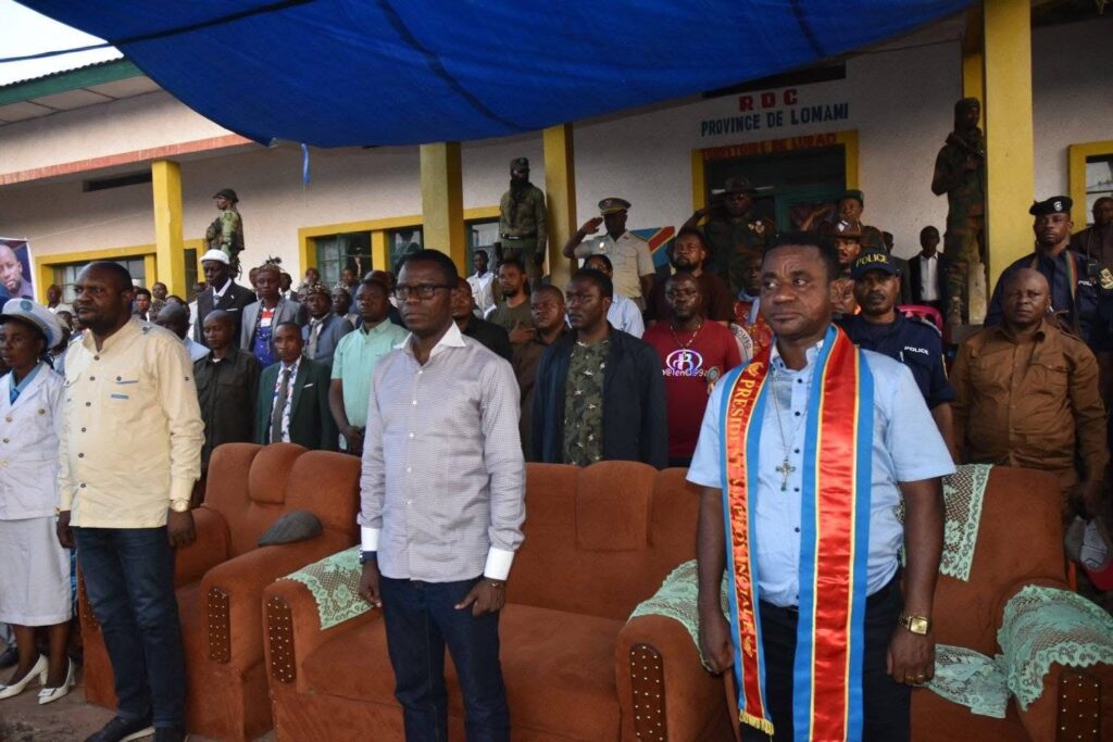 Tournée de paix au Grand Kasaï : le ministre Eliezer Ntambwe prêche la paix à Lubao et met en garde contre la manipulation politique