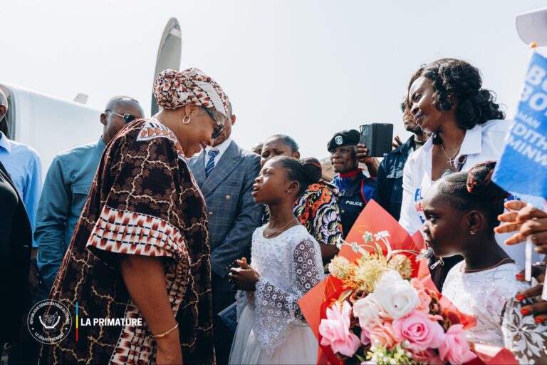 Bumba : Judith Suminwa Tuluka renforce la mission de proximité du Gouvernement