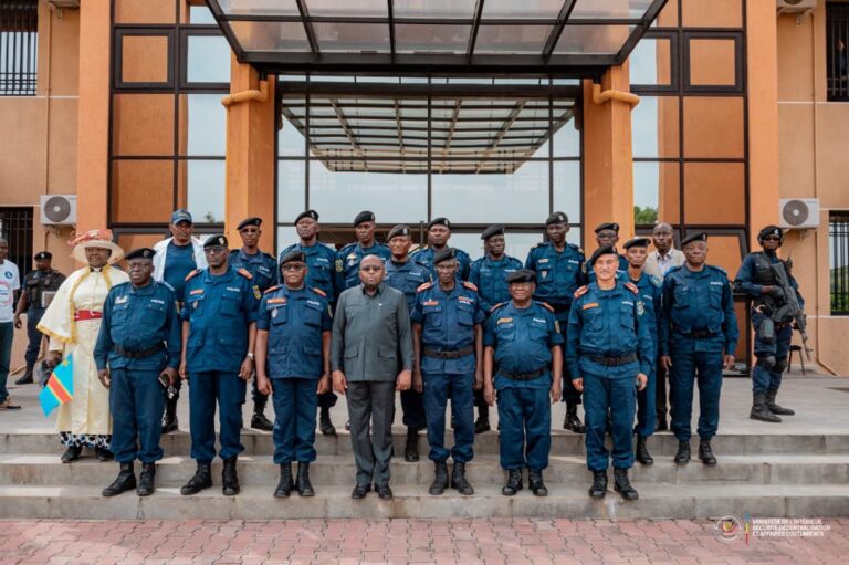 Modernisation de la Police Nationale : Jacquemain Shabani Lukoo s’engage pour l’achèvement des travaux de l’Académie de Kimpoko