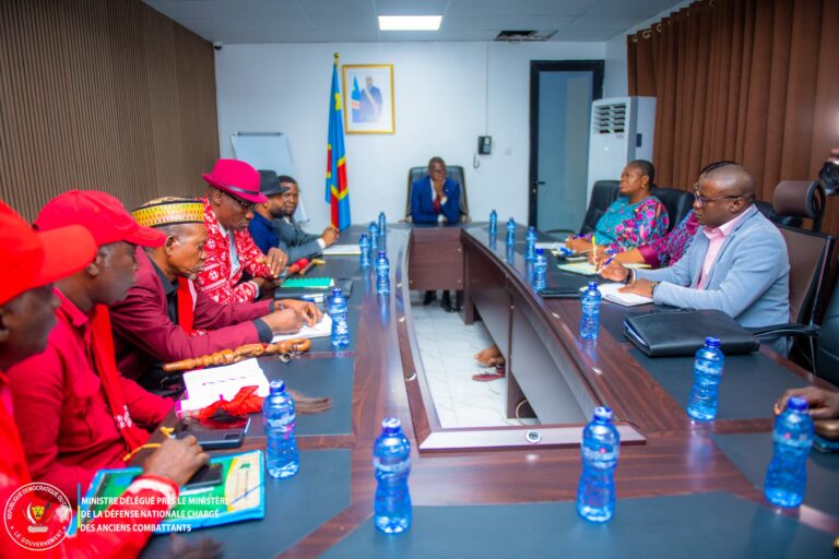 Pacification du Grand Bandundu : la communauté Teke réaffirme son soutien au ministre Eliezer Ntambwe